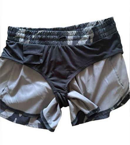 Athleta Racer Run Short Camo print athletic running shortie shorts size medium