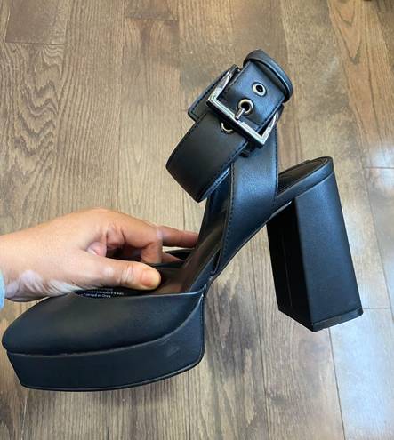 DKNY Briella Mary Jane block Heels size 7