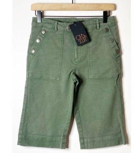 Chaser  NWT Revolve Bermuda Canvas shorts Small green