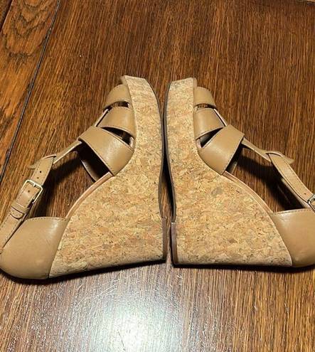 Tory Burch  Wendelle Tan Leather Wedge Platform Sandals Size 8 T strap