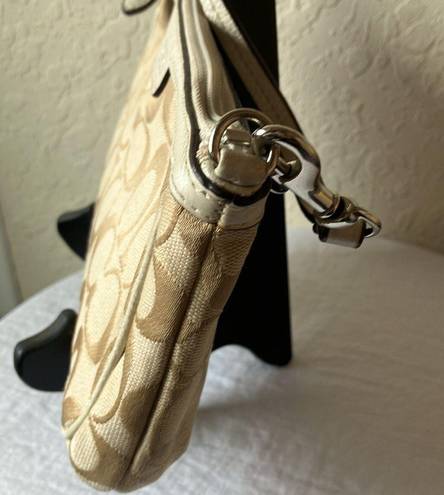 Coach : Beige/Cream Signature C handbag/wristlet