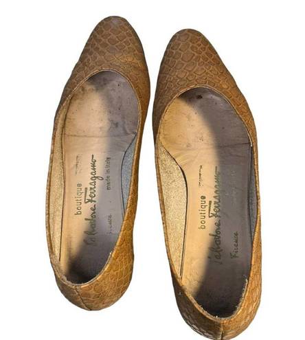 Salvatore Ferragamo Ferragamo Vintage Tan textured Flats size 6.5 B