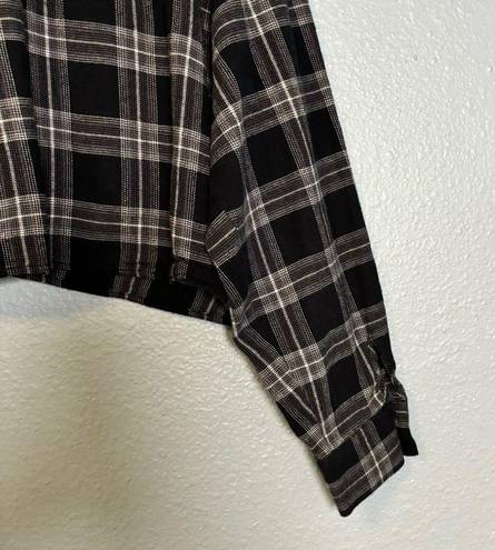 Oak + Fort  Black Plaid Cropped Flannel Collared Shirt