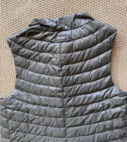 Athleta  Women’s Gray Puffer Vest Full Zip Size Small