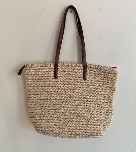 Talbots  Straw Medium Tote Purse Zip Closure Double Handle Tassel Beach