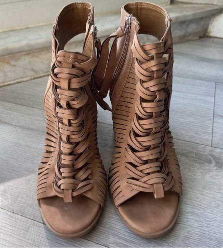 DV by Dolce Vit DV Dolce Vita Alyson braided stacked heel peep toe ankle booties taupe 9.5