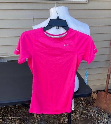 Nike RUNNING Womens Xs  Red Dri Fit Short Sleeve Swoosh Logo Outdoor new