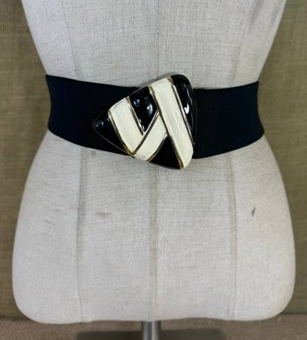 Day-Lor Vintage Women’s Designer ‘’ Buckle With Black Stretch Belt  31-36 Inches