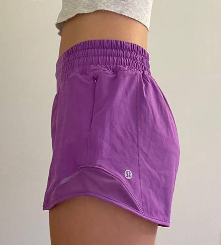 Lululemon Hotty Hot Short 2.5” Size 4