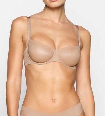 SKIMS NWT  NO SHOW  MOLDED UNLINED BALCONETTE CLAY Size 32DD