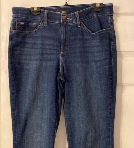 Lee  Regular Bootcut Mid Rise Jeans size 14L excellent condition inseam 32”