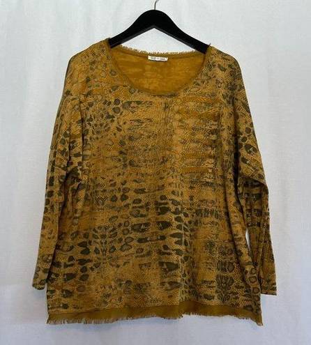 Edge Made In Italy Long Sleeve Snake Print Blouse w/ Raw  Hem Mustard Medium