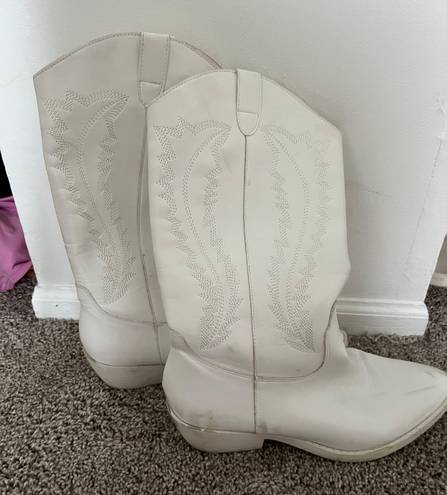 White Cowgirl Boots Size 8.5