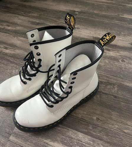 Dr. Martens 