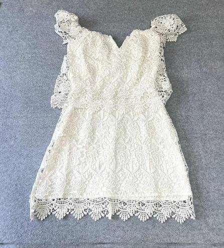 Yumi Kim  Dress Womens Size XS Mini Short Lace Eyelet V-Neck Boho Coquette NWT