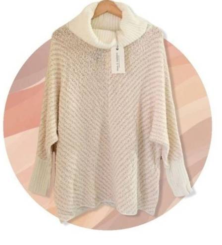 The Moon  & Madison Turtleneck Cream Knit Sweater Small