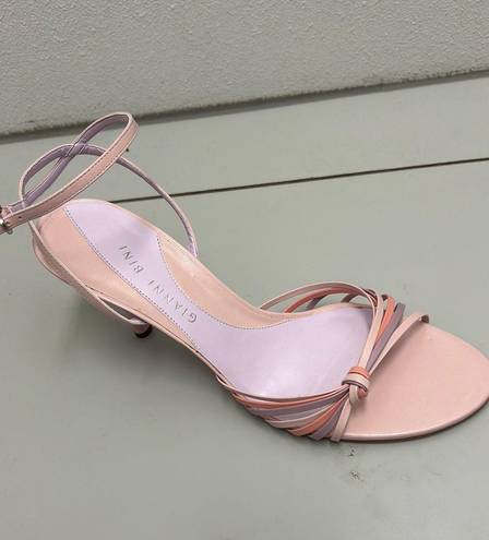 Gianni Bini Kitten Heel