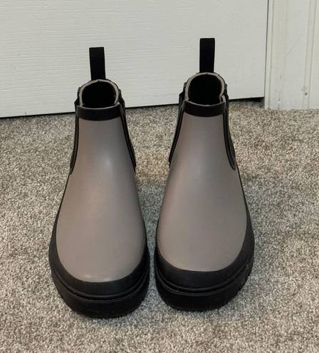 Mini Rain boots Multiple Size 6