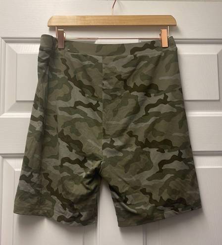 American Eagle camo biker shorts