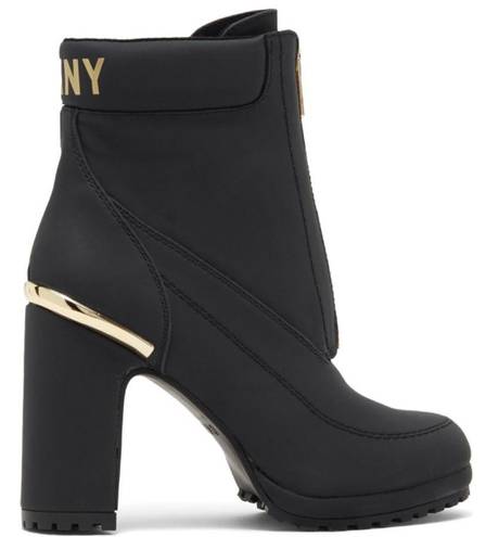 DKNY NWT  Logan Lug Sole Boot Black With Gold Metal Detail Size 7