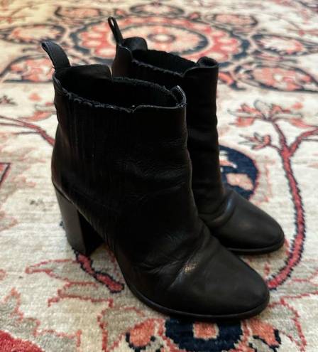 ALLSAINTS  Leather Chelsea Boots