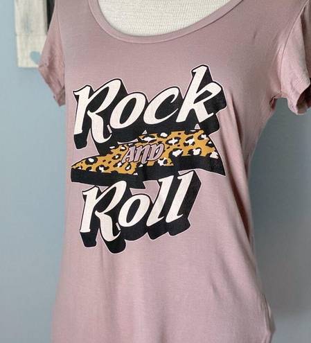 Rock’n Roll Rock N Roll Thunder Bolt Leopard Print Scoop Neck Tee Shirt Blush Pink  Small