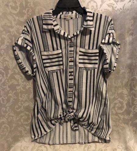 Eden & Olivia  Top Blouse Size Medium