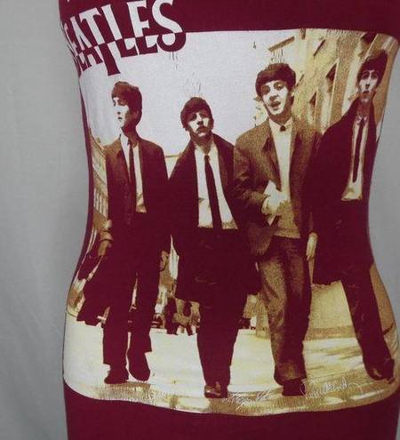 C’EST TOI The Beatles C'est Toi Scoop Neck Tank Top Graphic Band Fitted