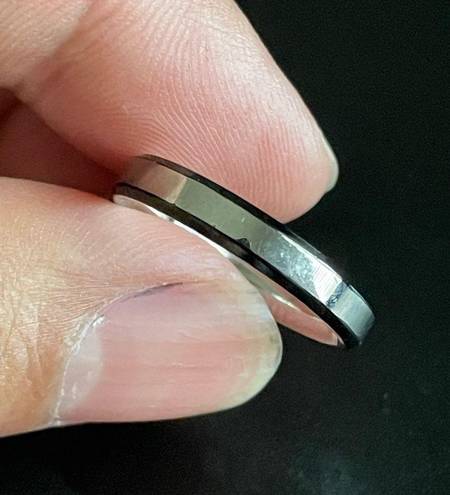 Edge 3mm black  silver ring size 8