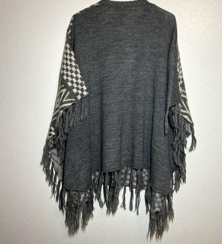 Flying Tomato  Poncho Sweater Button Front Fringe Hem Knitted Gray White S/M