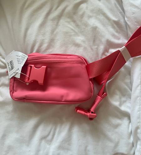 Lululemon Everywhere Belt Bag