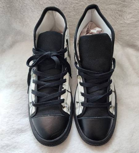 Burton Tim  Canvas Sneakers, Women's 7 [NWOT!]