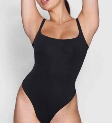 SKIMS Fits Everybody Slimming Bodysuit XS