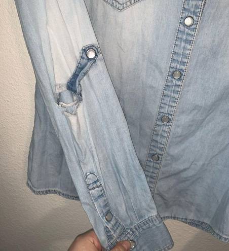 Cello  Chambray Snap Button Up Shirt Distressed