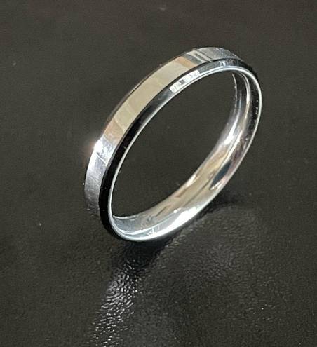 Edge 3mm black  silver ring size 8