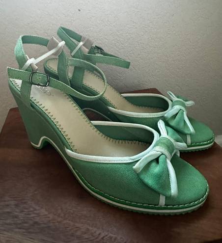 Nordstrom rsvp Designer Sandals BRAND NEW  sz 9,5 Grass Green