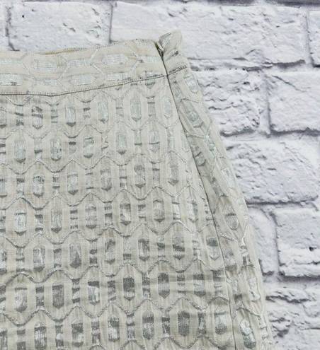 Banana Republic  Mini Pencil Skirt‎ Women's Size 4 White Silver Metallic Embossed