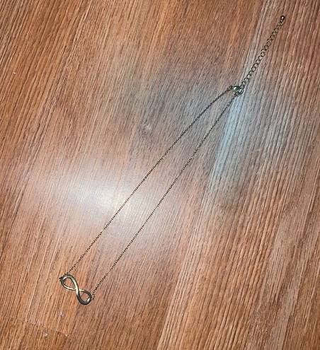 infinity  Necklace NWOT