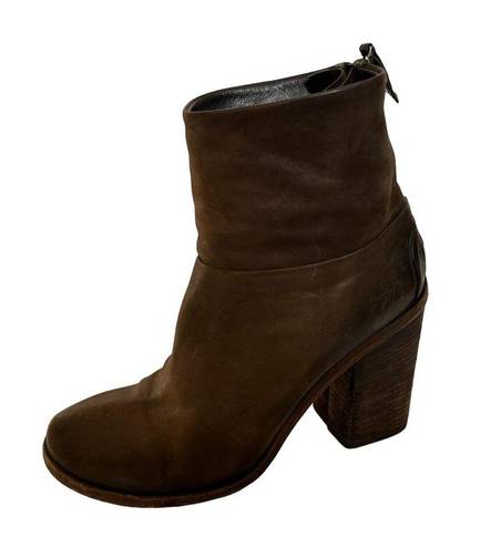 ma*rs èll Chocolate Brown Distressed Leather Block Heel Ankle Bootie 9.5/39.5