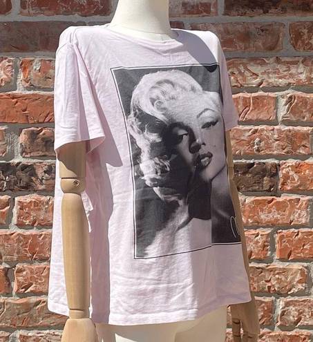 Marilyn Monroe  H&M white and grey short sleeve tee / M / Excellent condition