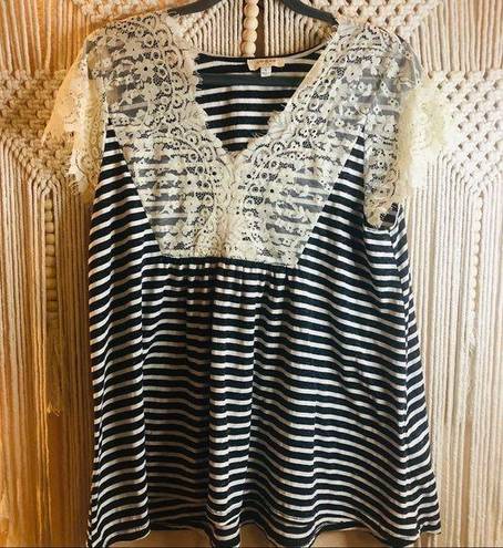 Umgee  striped babydoll top with lace sleeves and detailing. Size:L