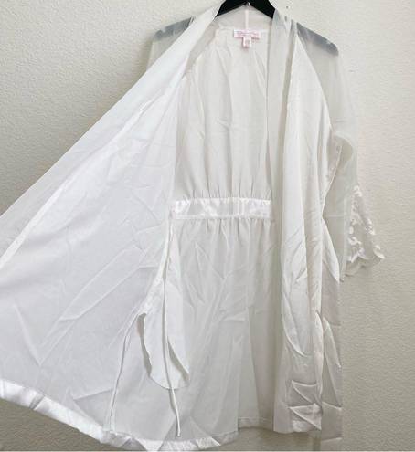 Oscar de la Renta Vintage  White Satin/Sheer Bell Sleeve Appliqué Wedding Robe