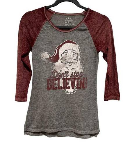 Well Worn DONT STOP BELIEVIN SANTA CHRISTMAS BURNOUT GRAPHIC GREY MAROON TEE SHIRT XS