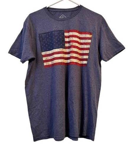 Well Worn  Women's Short Sleeve Crewneck American Flag Graphic Tee Sz L