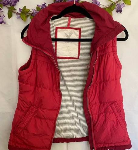 American Eagle puffer vest, Dark rose pink color.