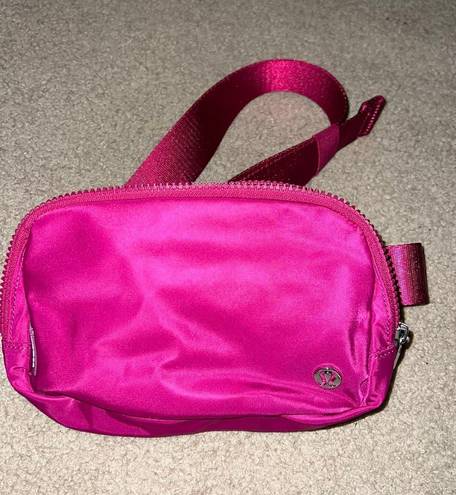 Lululemon Everywhere Belt Bag