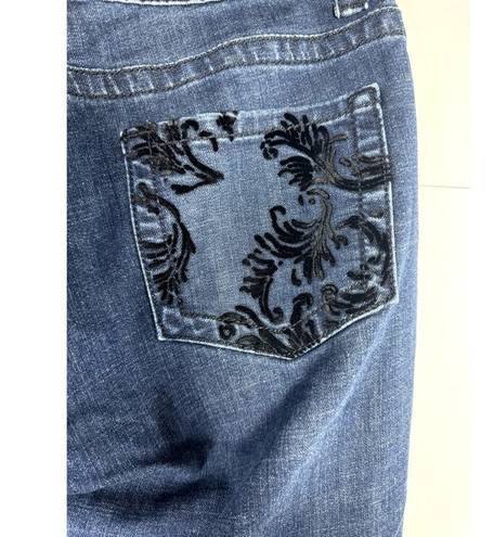 Lee  Women's Size 10 Short Slender Secret Flare Embossed Back Pocket Jeans