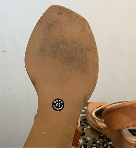 DKNY Vintage 90s Italian Tan Wedge Heels 9.5