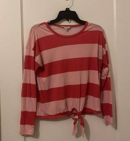 Cloud Chaser good condition Red and pink front knot crop