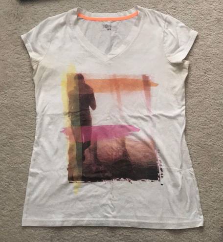 Xersion V-Neck Orange Graphic White Tee